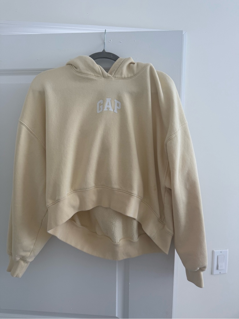 GAP Women's Light Yellow Cropped Hoodie